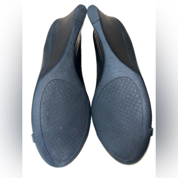 Tory Burch Women's Mini Miller Black Wedge Leather Logo Pump, Size 10M - Picture 9 of 12